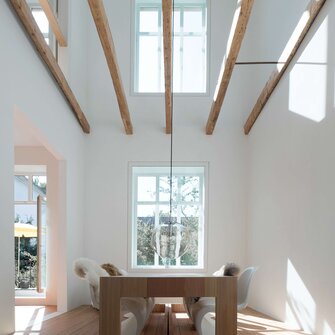 Aviva Terra Ultra-Weiß to najlepszy wybór dla zapewnienia dobrego klimatu w pomieszczeniach - nawet w domach alergików! | © h.s.d. architekten
